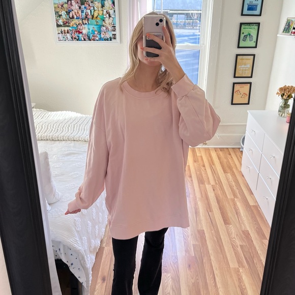 lululemon athletica Tops - Lululemon light pink perfectly oversized crewneck